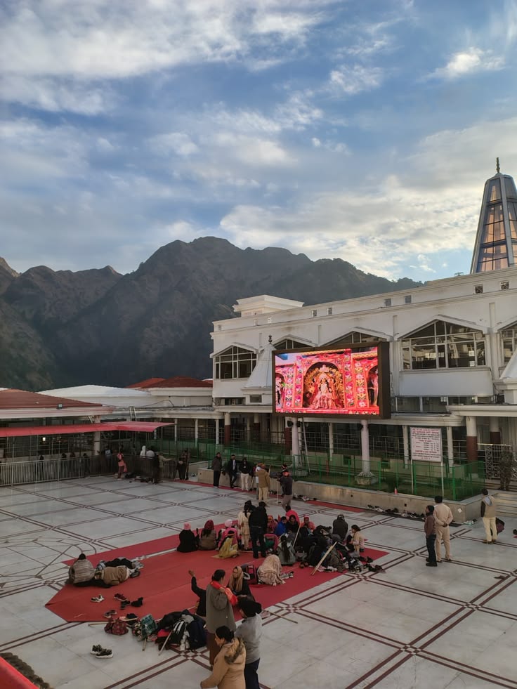 अर्धकुंवारी